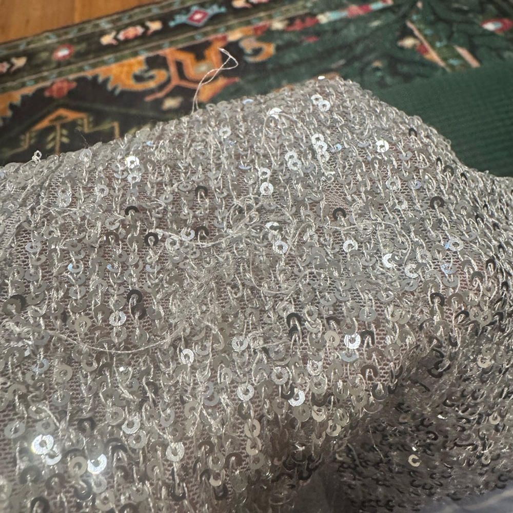 Hand Over Sequin Set - Picture 10 of 10